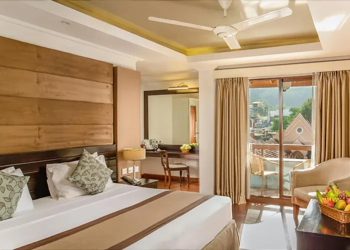 Hotel with view: Kandy City Hotel By Earl'S