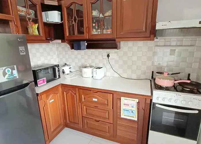 Hotels Close to Airport Smile Hub Kandy -Youth Hostel-