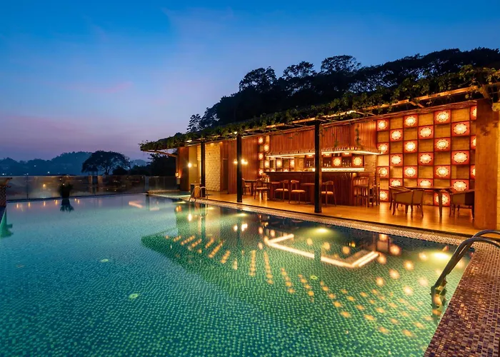 Jacuzzi hotel: Serene Kandy